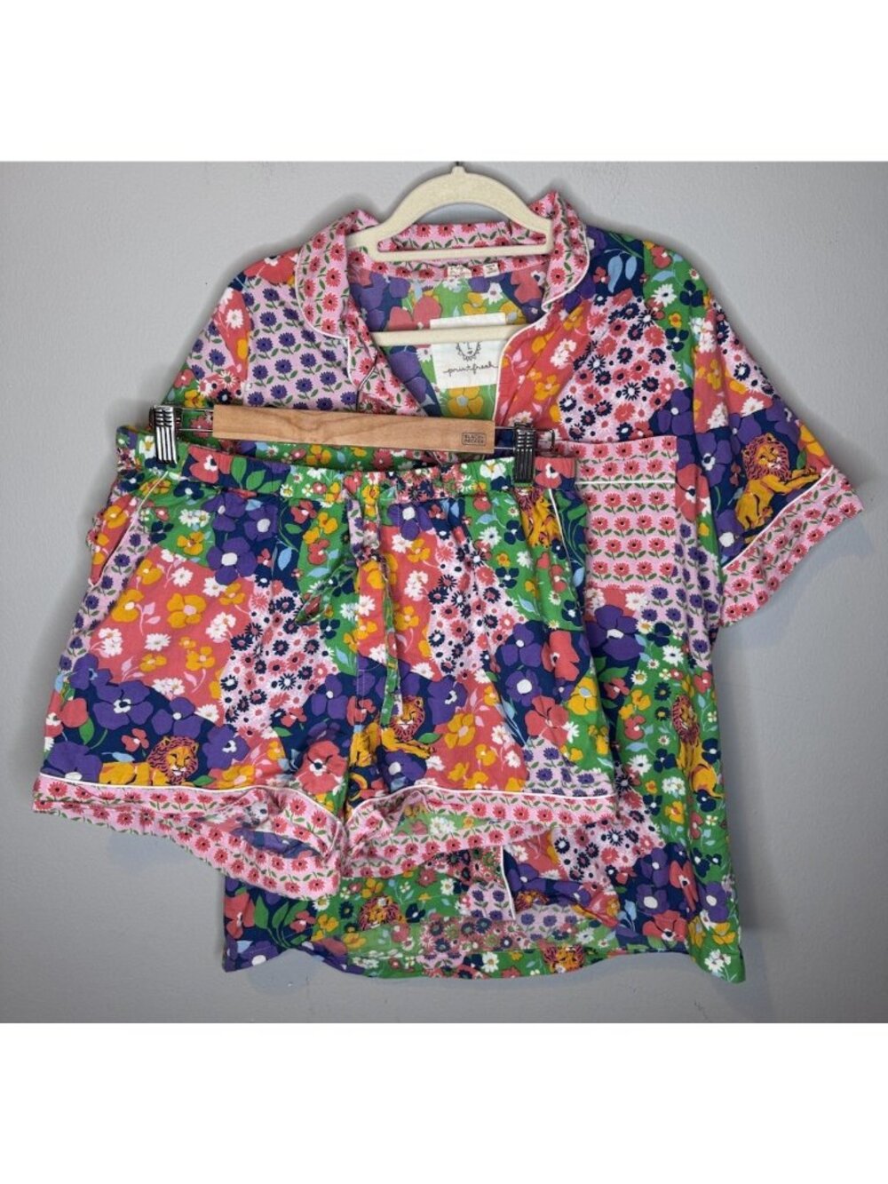 Print Fresh Flower Power Lion Pajama Set Small Colorful Floral Shorts And Top